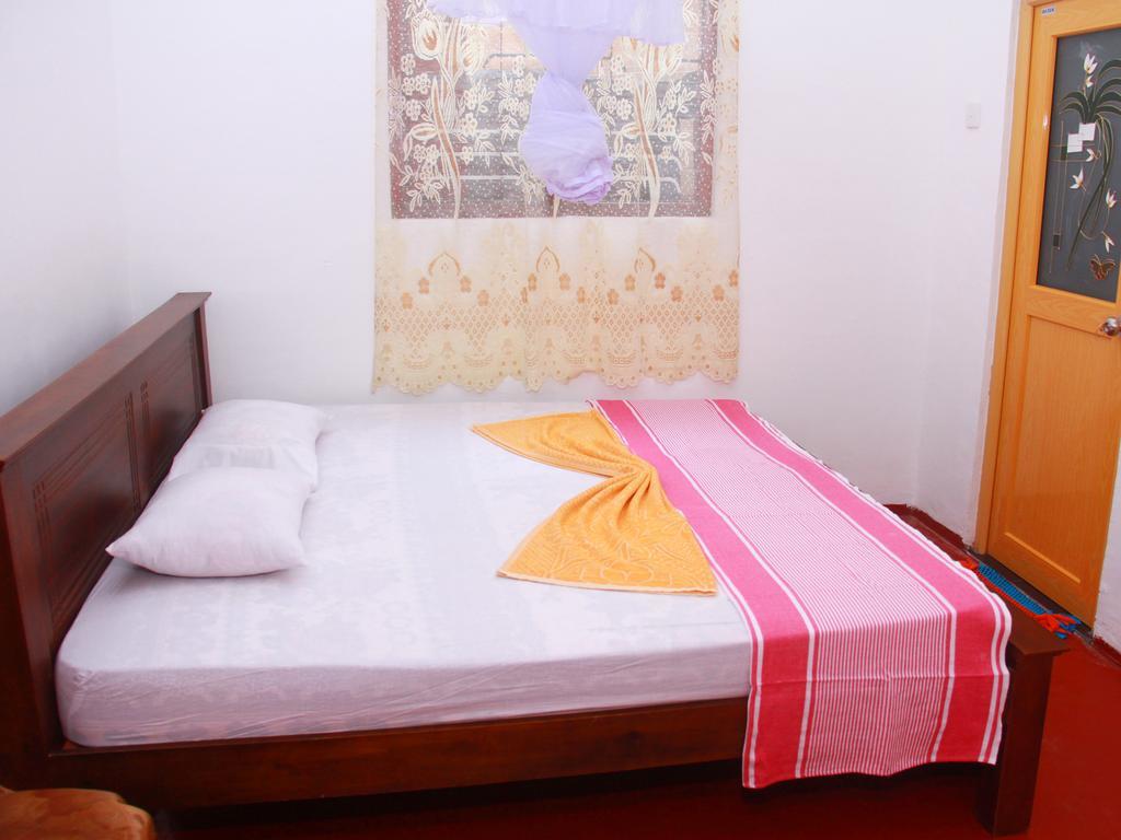 Dilan Guest Bed and Breakfast Mirissa Buitenkant foto